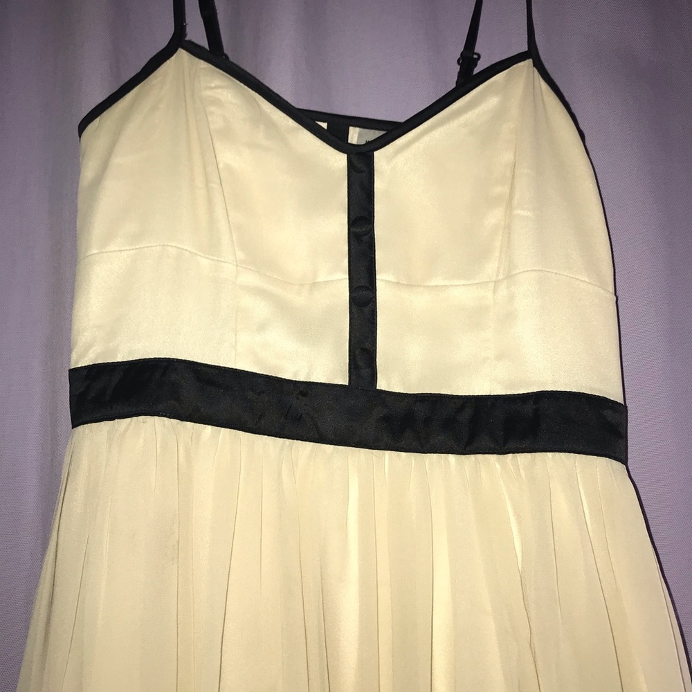 Dress - Picture 2 of 6